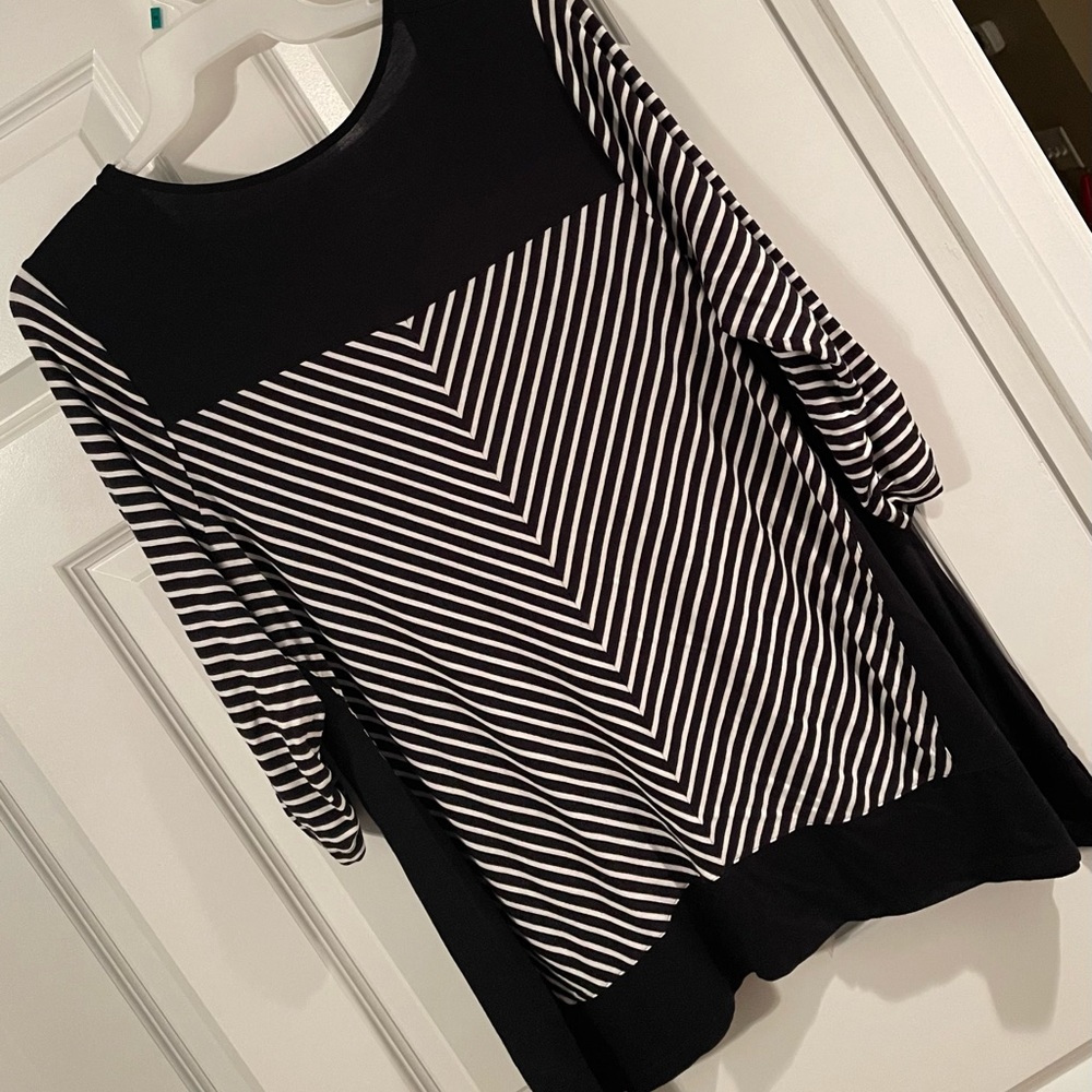 Catherine’s 1X Tunic B&W